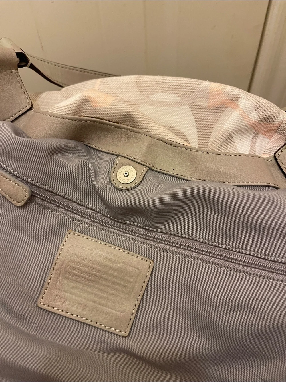 Coach #071 SoHo Signature Canvas Hobo Bag i - Picture 11 of 16